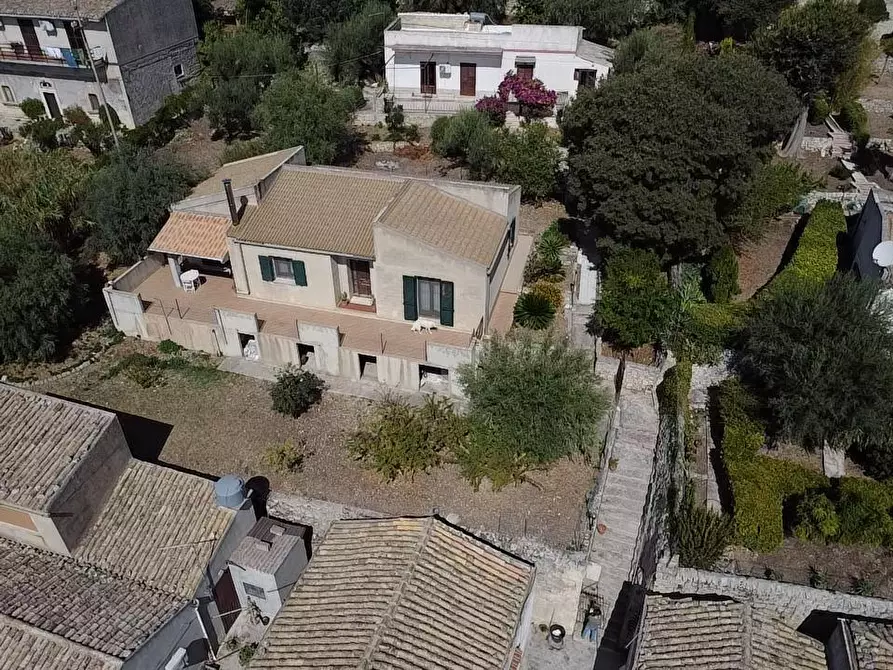 Immagine 1 di Villa in vendita  in Via Garaffa Soldato 131 a Modica