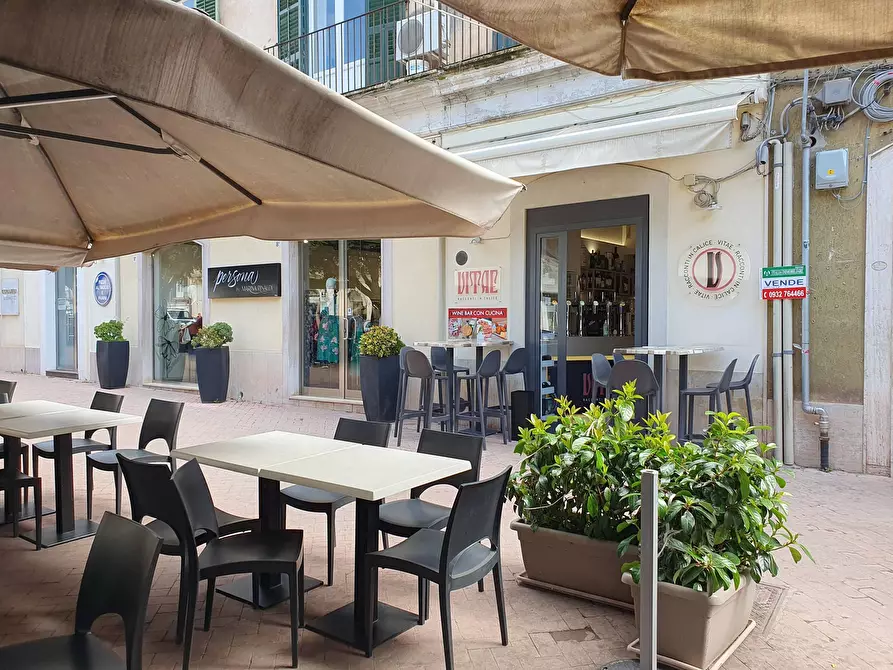 Immagine 4 di Attività commerciale in vendita  in Corso Umberto I 8 a Modica