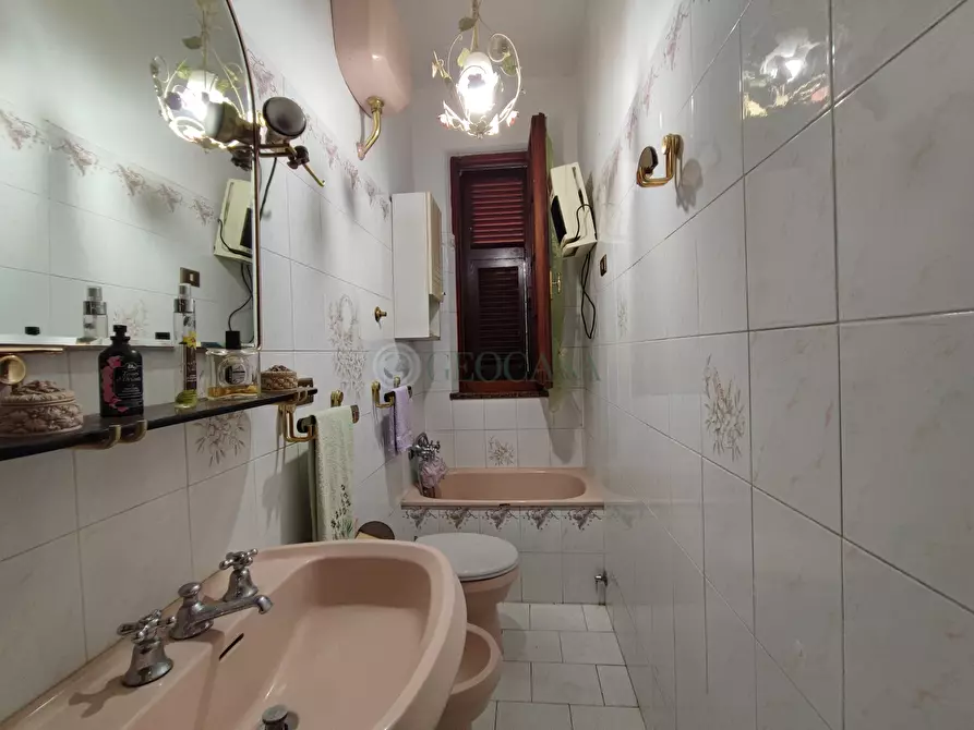 Immagine 4 di Casa indipendente in vendita  in Via Brigola a La Spezia