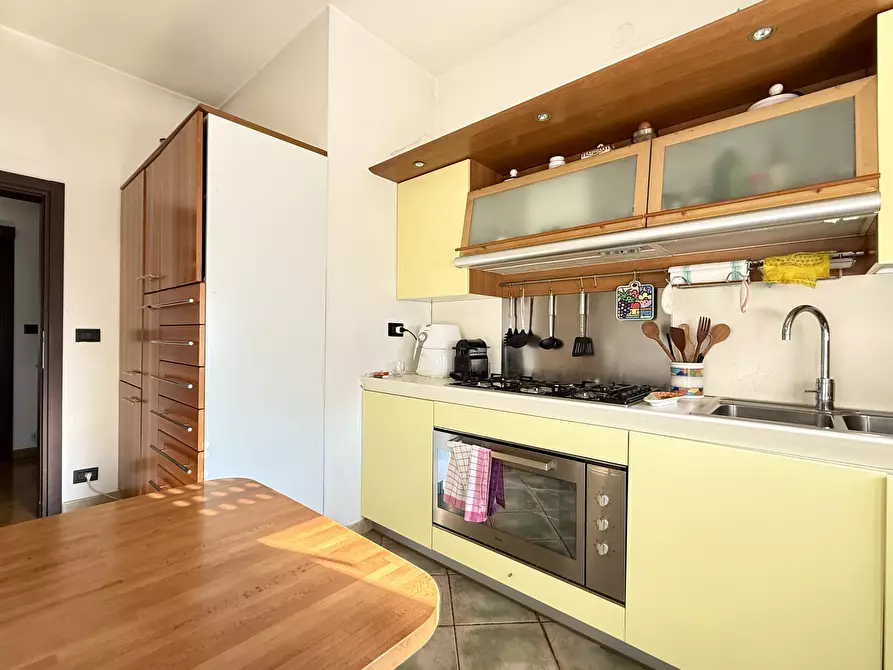 Immagine 19 di Pentalocale in vendita  in Via Allende 23 a Bologna