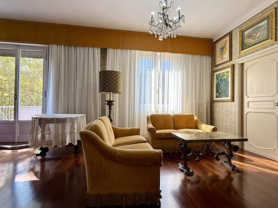 Immagine 12 di Pentalocale in vendita  in Via Del Borgo di San Pietro a Bologna