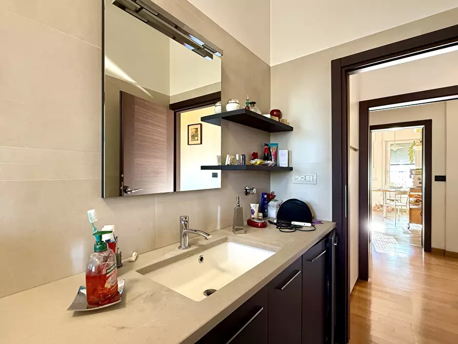 Immagine 24 di Pentalocale in vendita  in Via Allende 23 a Bologna