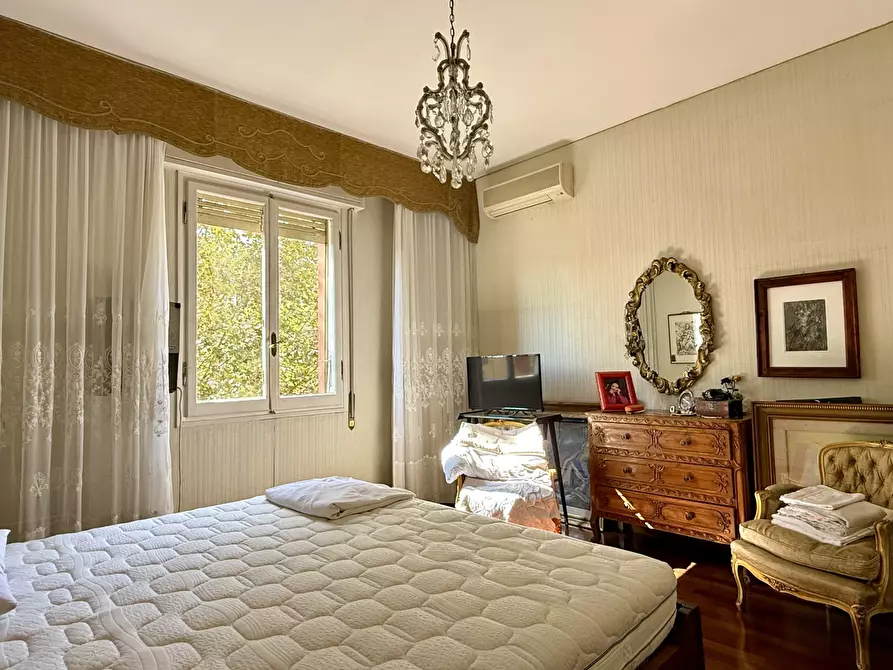 Immagine 37 di Pentalocale in vendita  in Via Del Borgo di San Pietro a Bologna