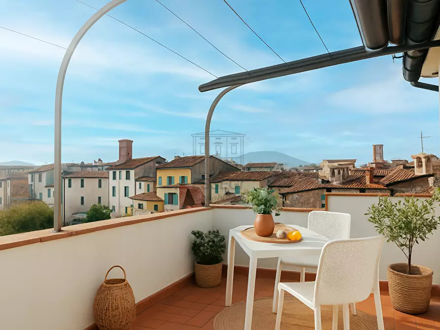 Immagine 2 di Appartamento in vendita  in Via della Zecca a Lucca