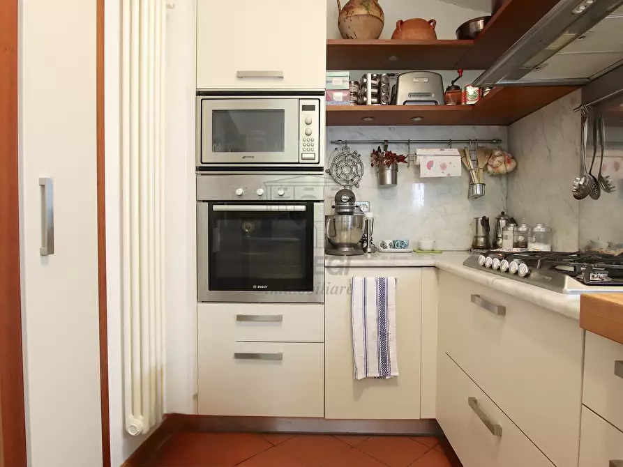 Immagine 7 di Appartamento in vendita  in Via Buia a Lucca