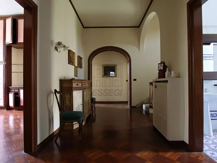 Immagine 28 di Villa in vendita  in Via Pietro Paolini 303 a Lucca