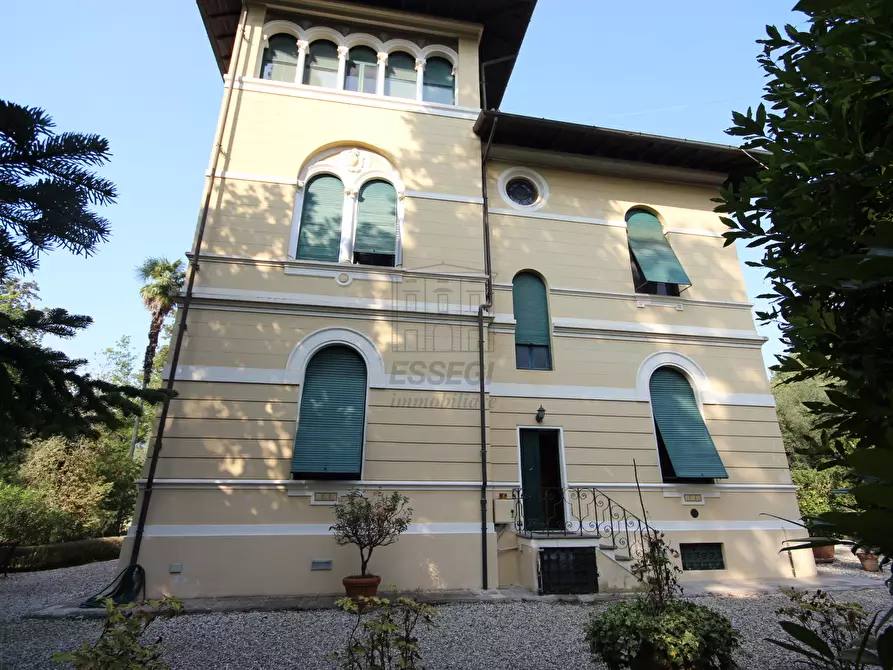 Immagine 3 di Villa in vendita  in Via Sarzanese 1028 a Lucca