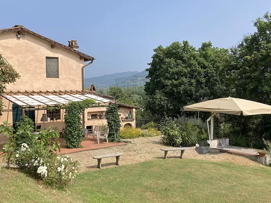 Immagine 6 di Rustico / casale in vendita  in Via della Scogliera 182 a Lucca