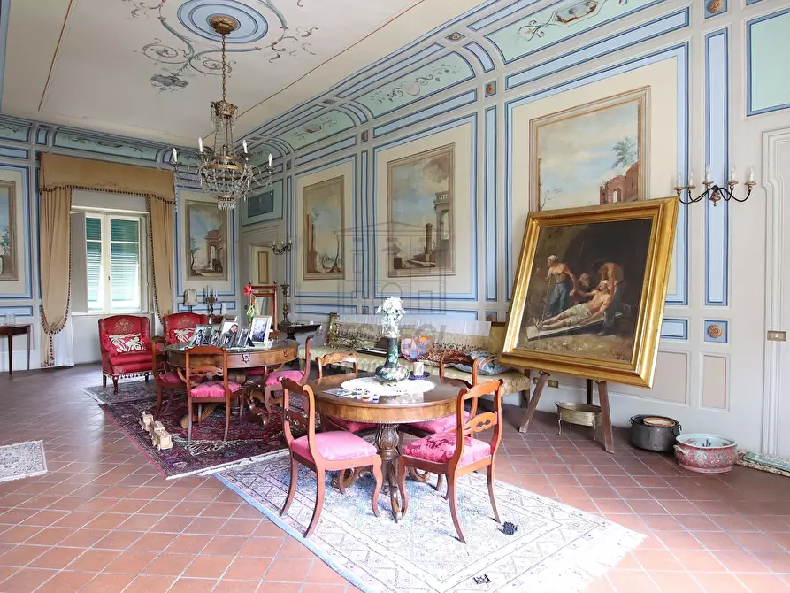 Immagine 9 di Villa in vendita  in Via dei Gambarini a Lucca