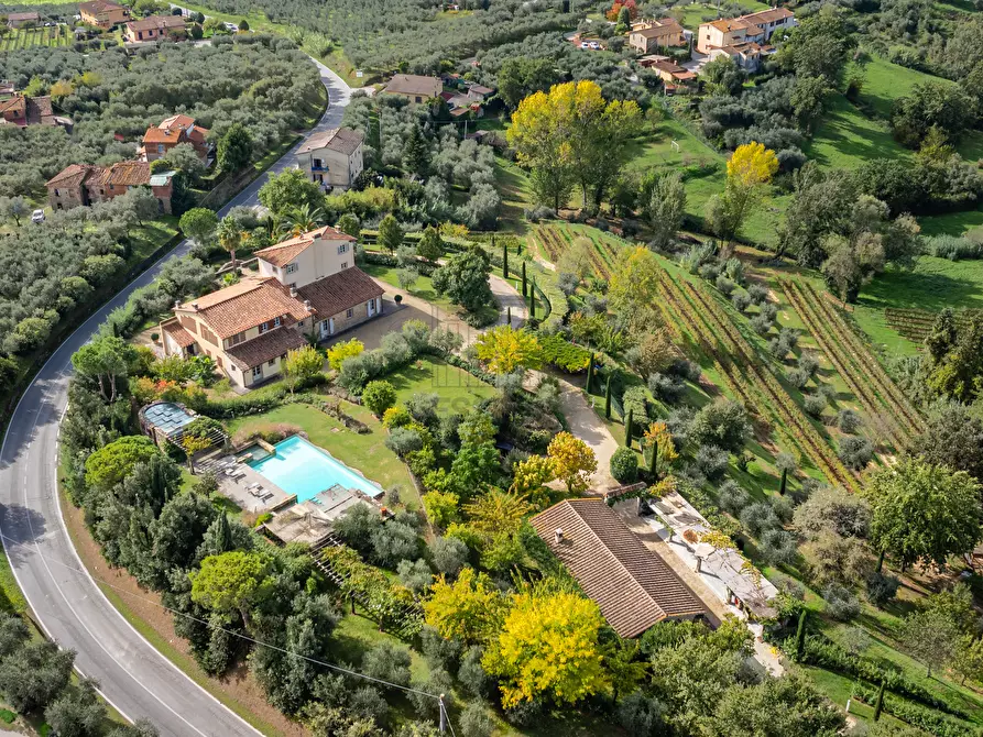 Immagine 9 di Villa in vendita  in via di Montechiari a Montecarlo