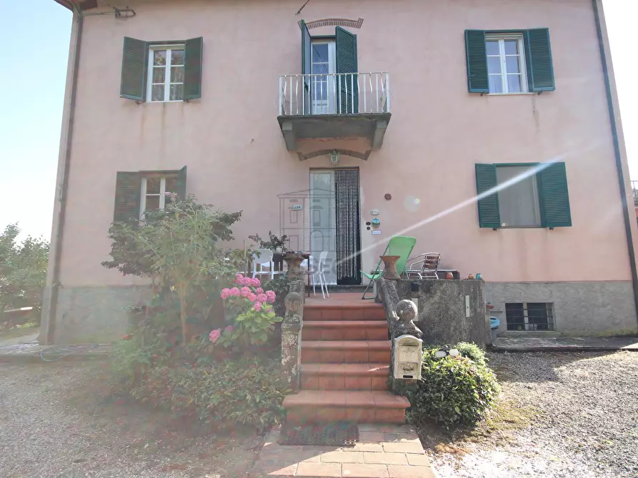 Immagine 39 di Rustico / casale in vendita  in Via della Chiesa XXIII 405 a Lucca