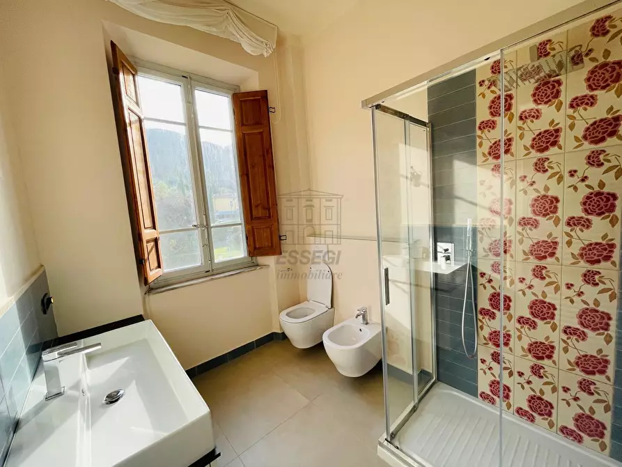 Immagine 10 di Villa in vendita  a Capannori