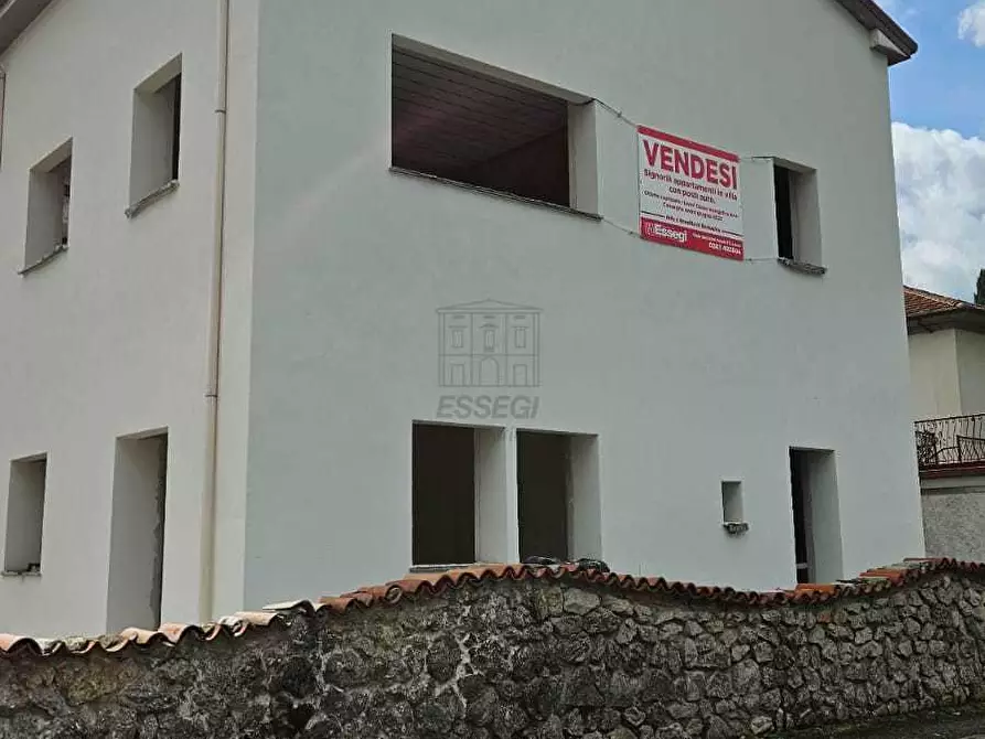 Immagine 3 di Appartamento in vendita  in Via delle Rose 141 a Lucca