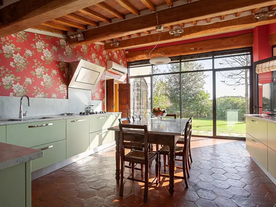 Immagine 10 di Villa in vendita  in Via di Villa Paola 335/F a Lucca