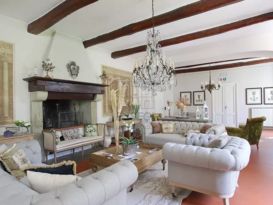 Immagine 5 di Villa in vendita  in vicopelago a Lucca