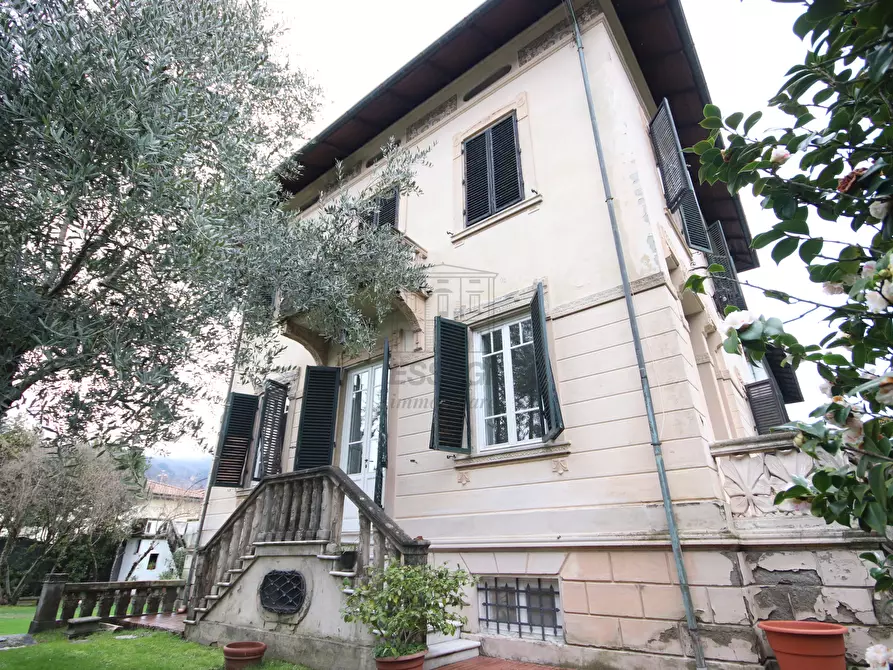 Immagine 5 di Villa in vendita  in Via Ludovica 56 a Lucca