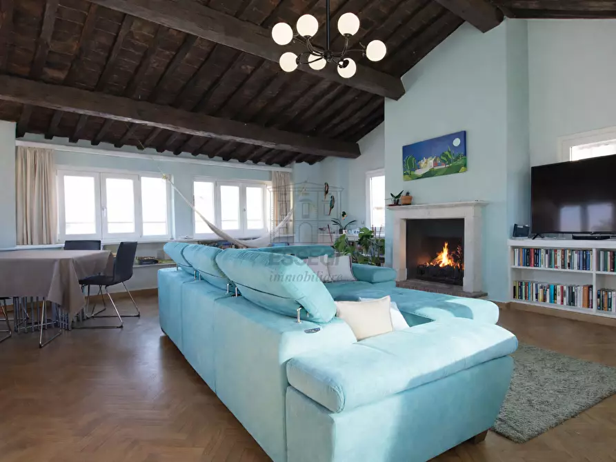 Immagine 3 di Appartamento in vendita  in Piazza del Salvatore 7 a Lucca