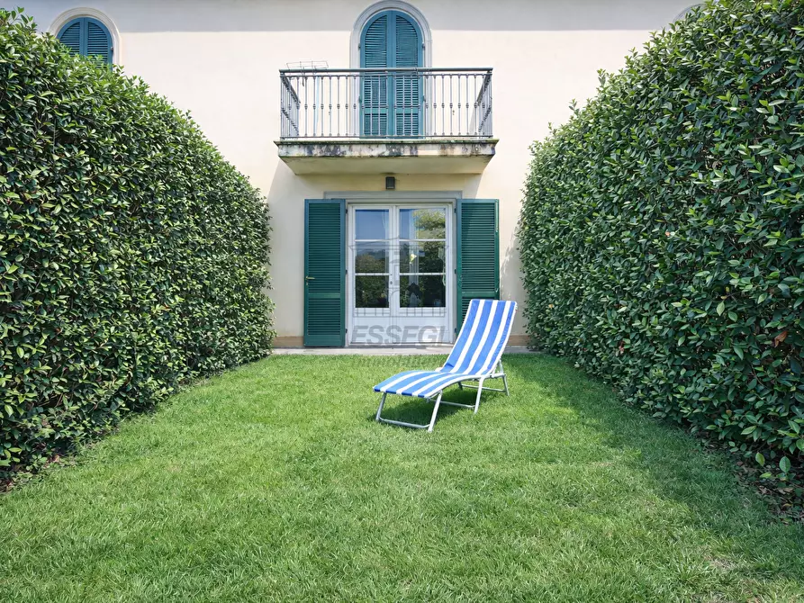 Immagine 1 di Villetta a schiera in vendita  in Via della Scogliera 109 a Lucca
