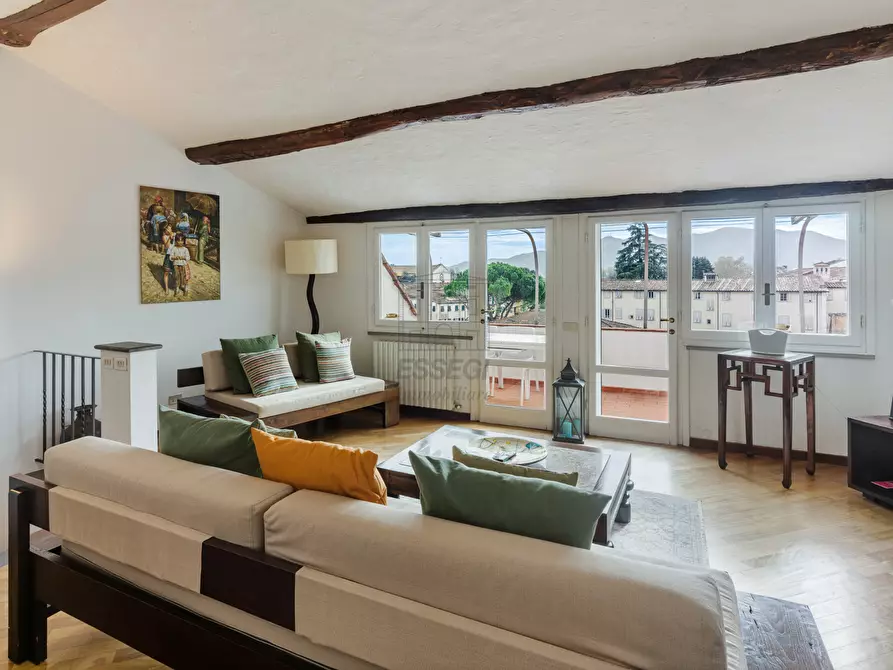 Immagine 3 di Appartamento in vendita  in Via della Zecca a Lucca