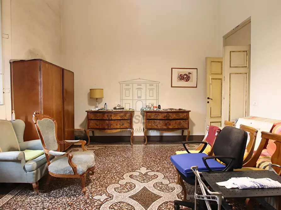 Immagine 7 di Appartamento in vendita  a Lucca