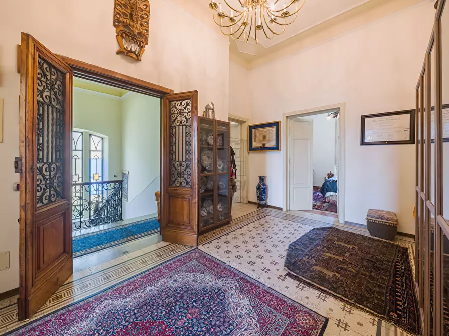 Immagine 50 di Villa in vendita  a Lucca