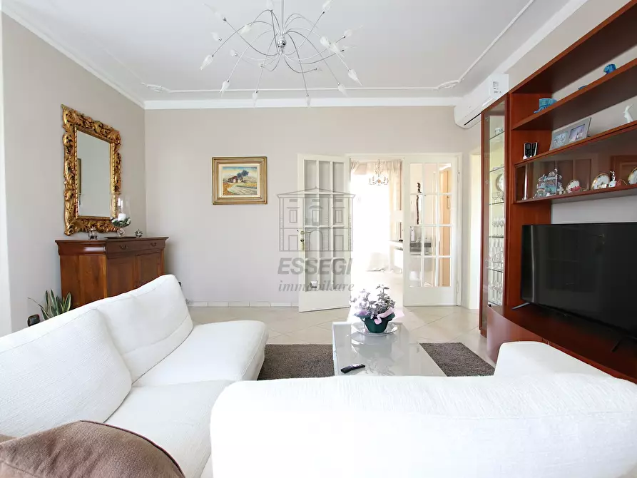 Immagine 9 di Villa in vendita  in Via del Brennero a Lucca