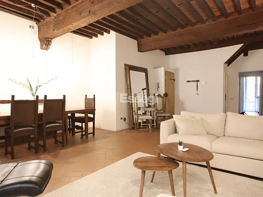 Immagine 5 di Appartamento in vendita  a Lucca