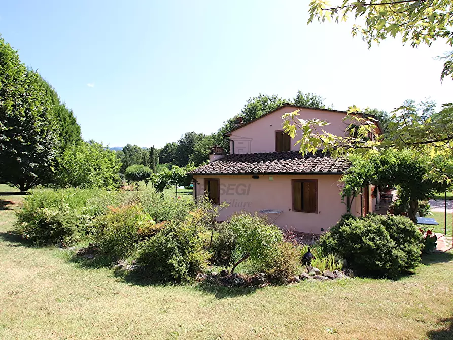 Immagine 27 di Rustico / casale in vendita  in Via della Chiesa di Gragnano a Lucca