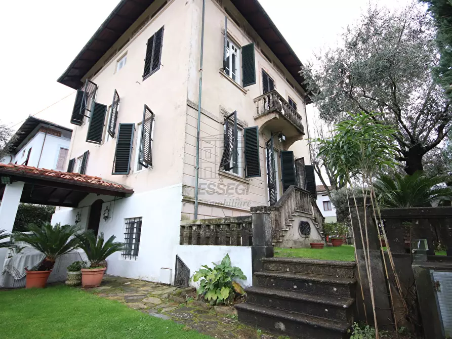 Immagine 7 di Villa in vendita  in Via Ludovica 56 a Lucca