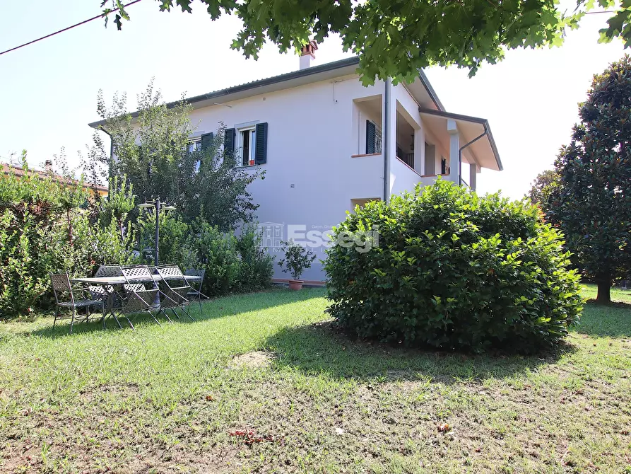 Immagine 8 di Villa in vendita  in Via del Parco 49 a Capannori