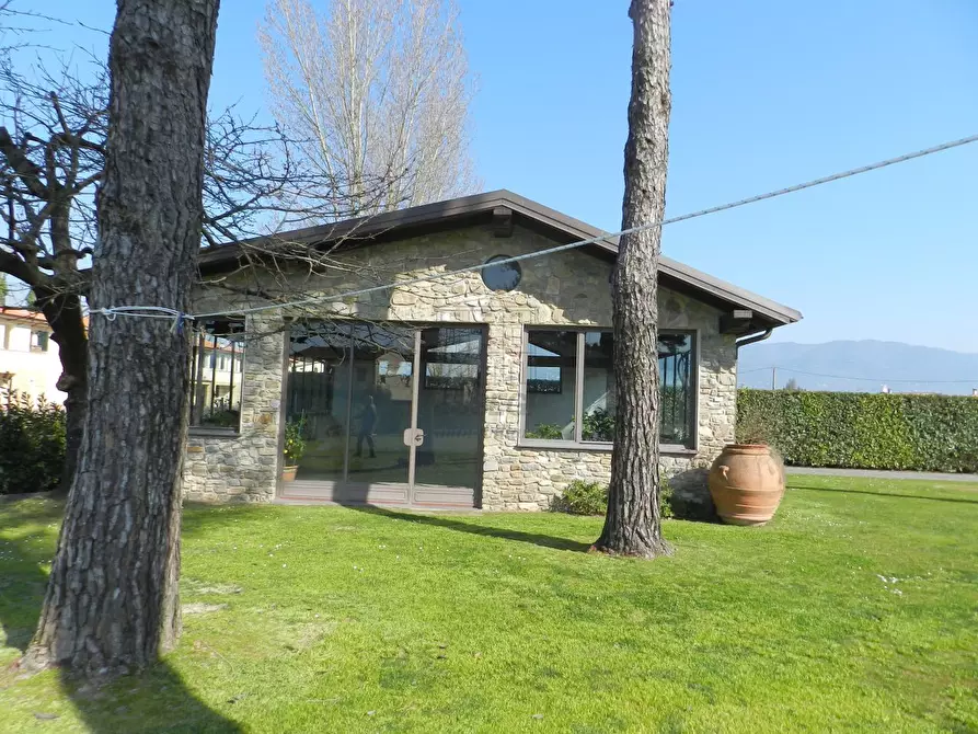 Immagine 11 di Villa in vendita  in Traversa II Via Vecchia Pesciatina 84 a Lucca