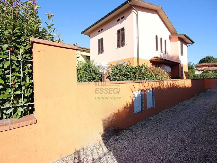 Immagine 1 di Villa in vendita  in Via della Santissima Annunziata 859 a Lucca
