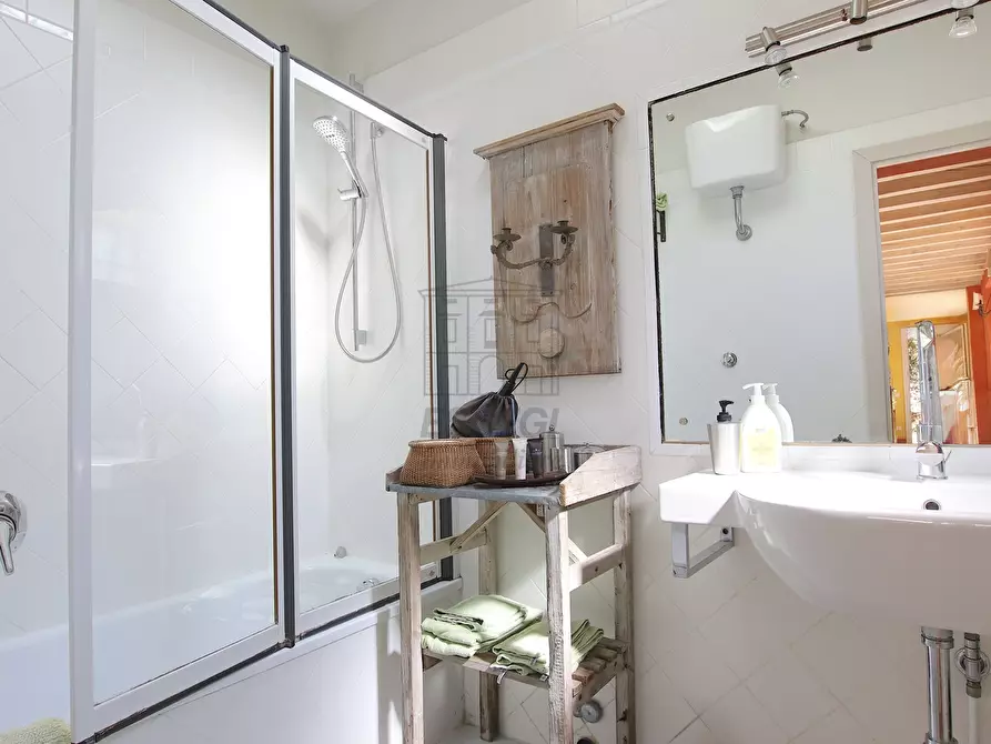 Immagine 45 di Rustico / casale in vendita  in Via di Mastiano e Gugliano 1024 a Lucca