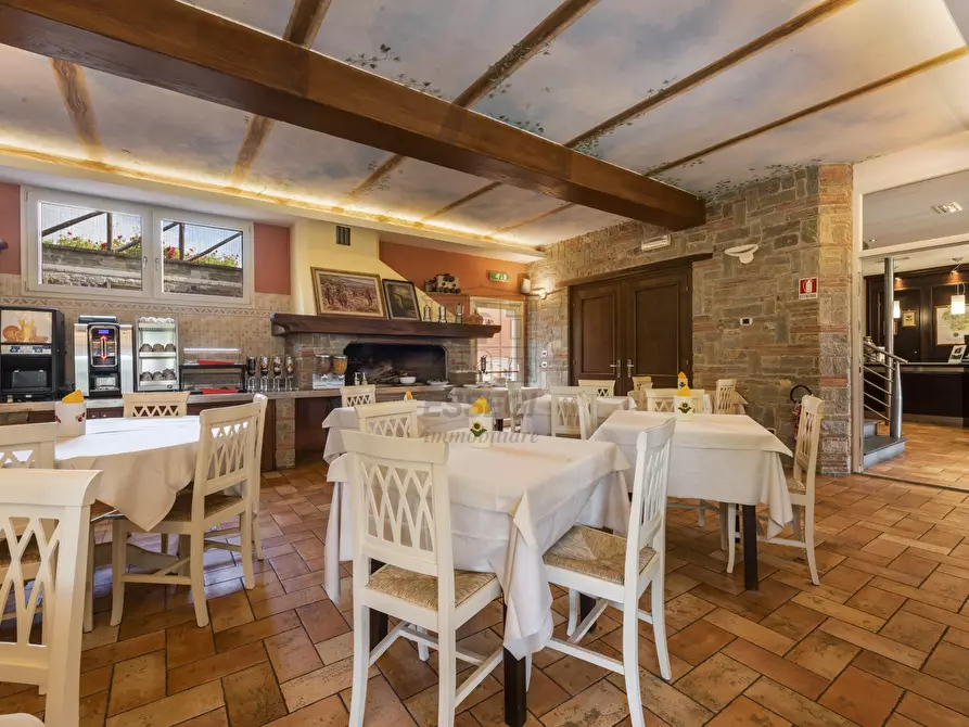 Immagine 21 di Rustico / casale in vendita  in Via di Montecarlo 59 a Lucca