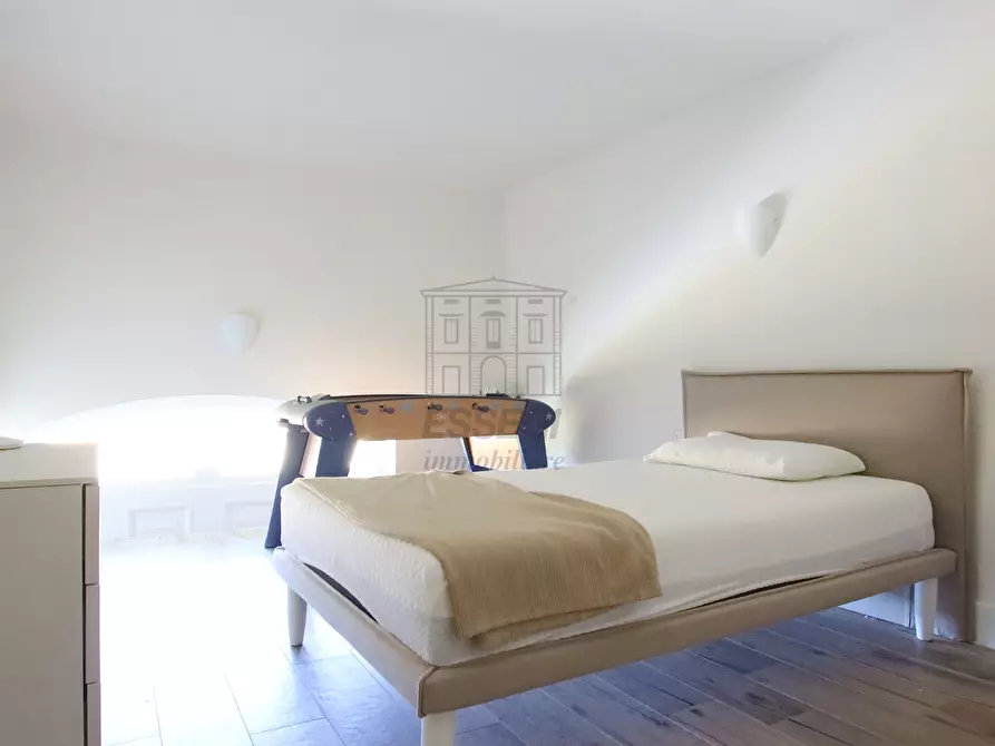 Immagine 16 di Appartamento in vendita  in Via del Portico 13 a Lucca