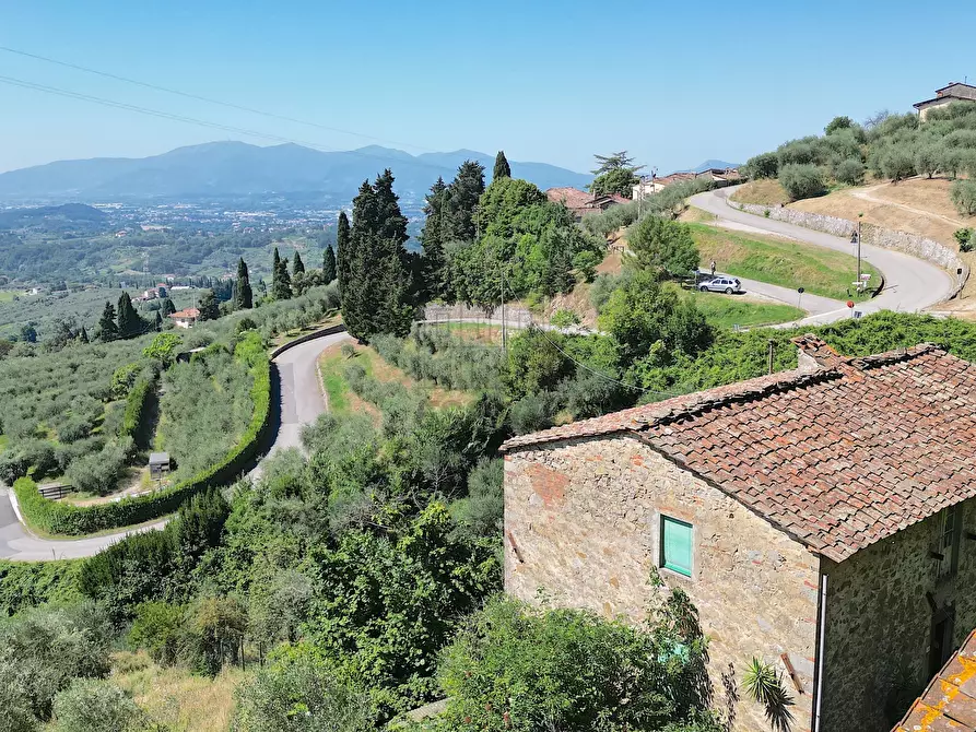 Immagine 1 di Rustico / casale in vendita  in Via Tofori a Lucca