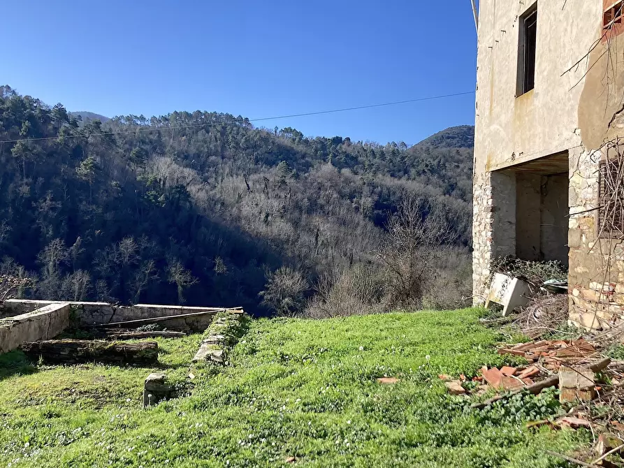 Immagine 10 di Rustico / casale in vendita  in via di villa pardini lucca a Lucca
