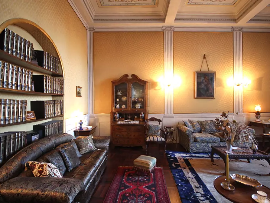 Immagine 8 di Appartamento in vendita  in piazza san frediano a Lucca