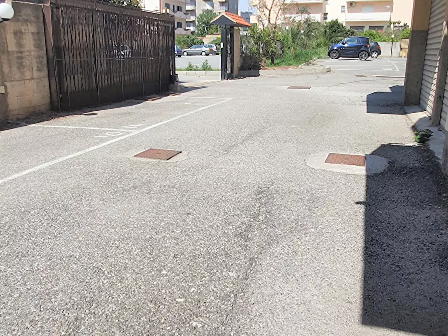 Immagine 21 di Bilocale in affitto  in Via Francesco Petrarca 16 a Reggio Di Calabria