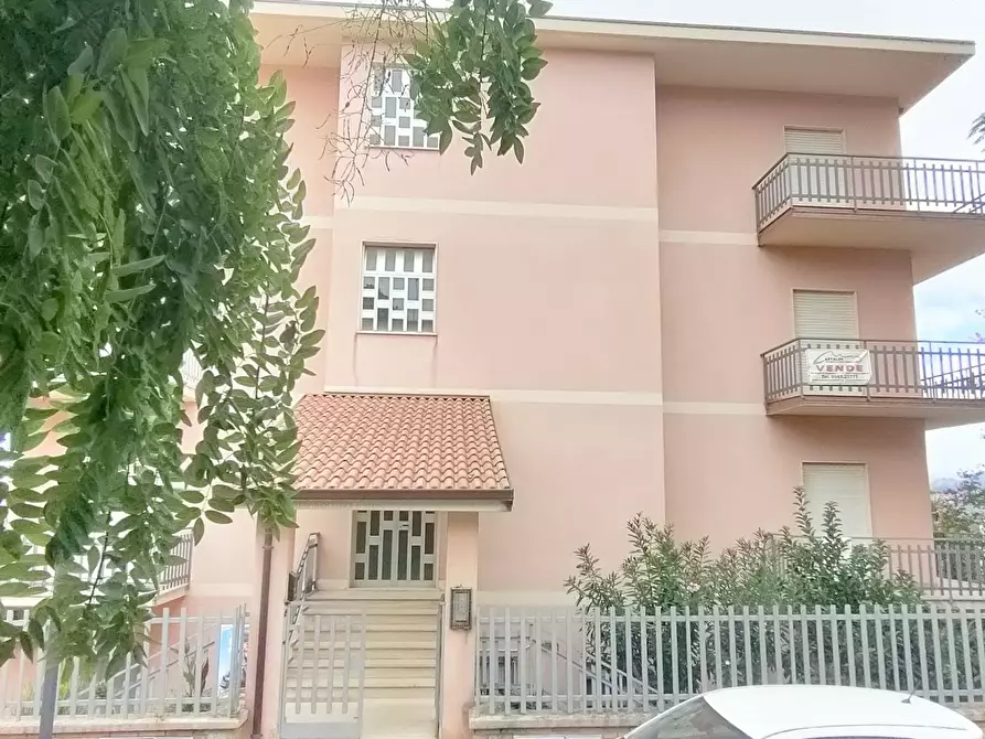 Immagine 35 di Trilocale in vendita  in Via Roma a Martone