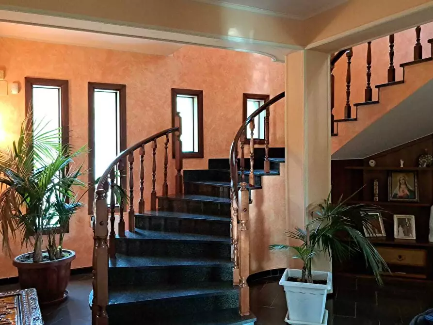 Immagine 1 di Villa in vendita  in Viale Magna Grecia 21 a Bova Marina