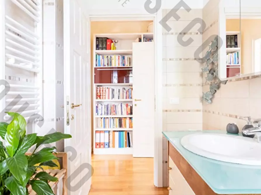 Immagine 11 di Appartamento in vendita  in Via Italia a Quartu Sant'elena