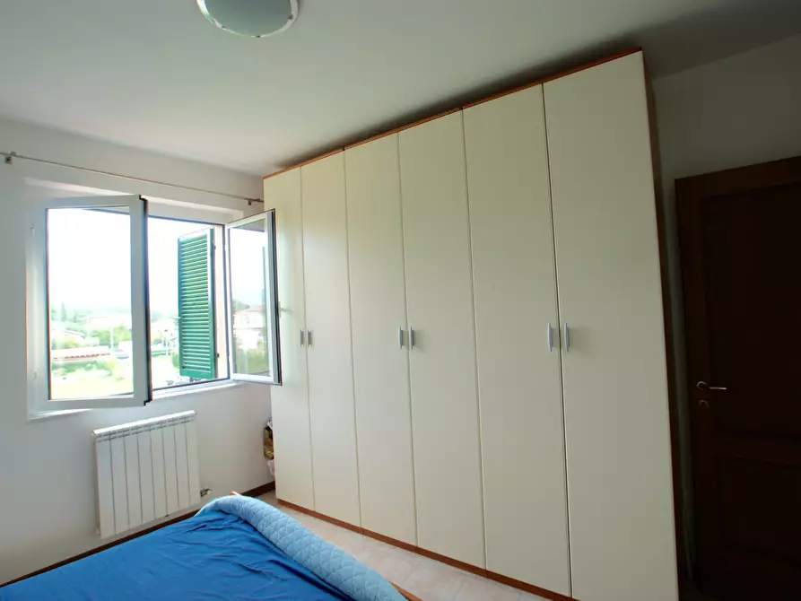 Immagine 13 di Trilocale in vendita  a Ameglia