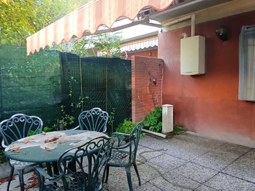 Immagine 11 di Casa semindipendente in vendita  a Massa