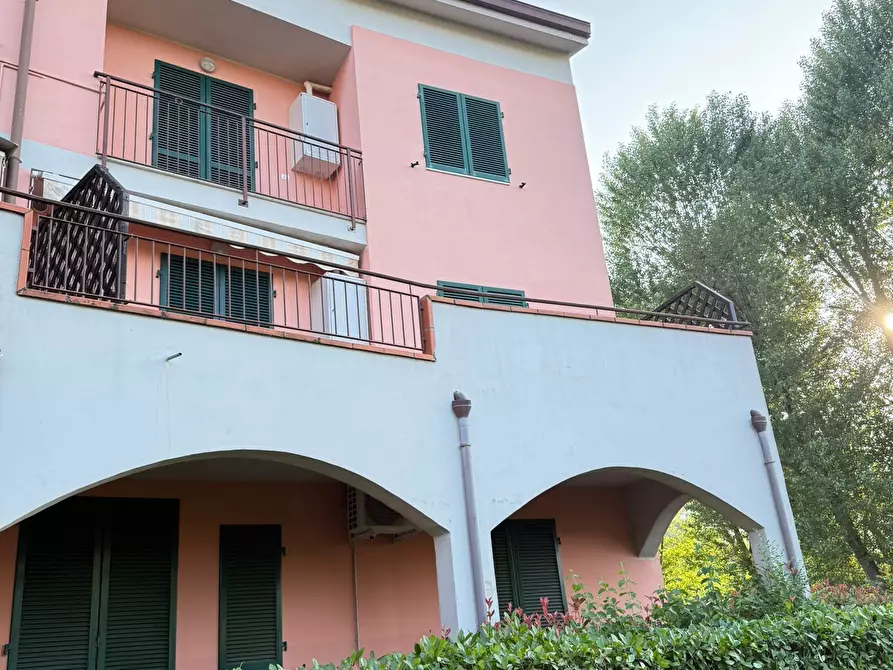 Immagine 35 di Trilocale in vendita  a Ameglia