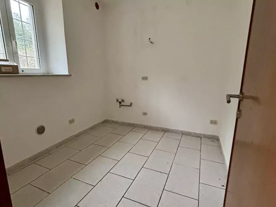 Immagine 60 di Villa in vendita  a Castelnuovo Magra