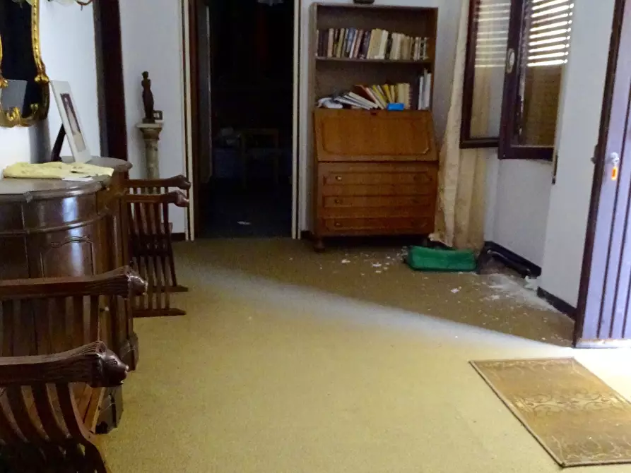 Immagine 3 di Quadrilocale in vendita  a Ameglia