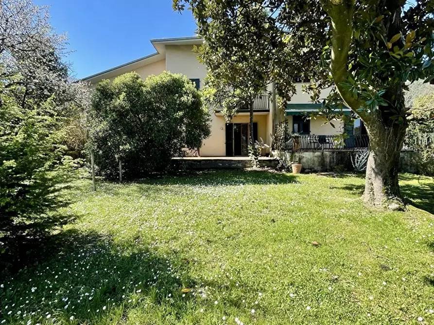 Immagine 21 di Casa semindipendente in vendita  a Ameglia