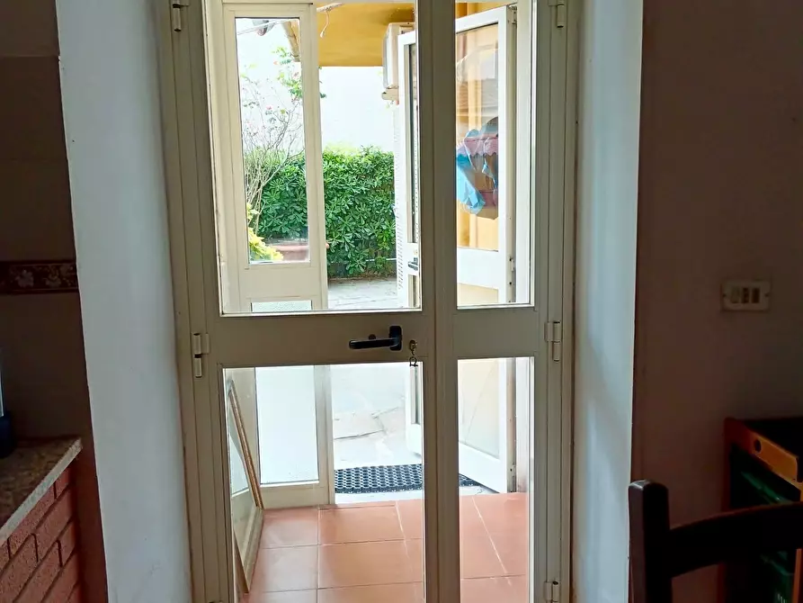 Immagine 8 di Porzione di casa in vendita  a Ameglia