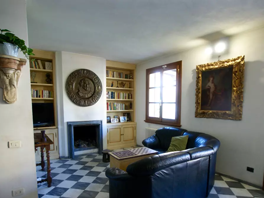 Immagine 7 di Villa in vendita  a Sarzana